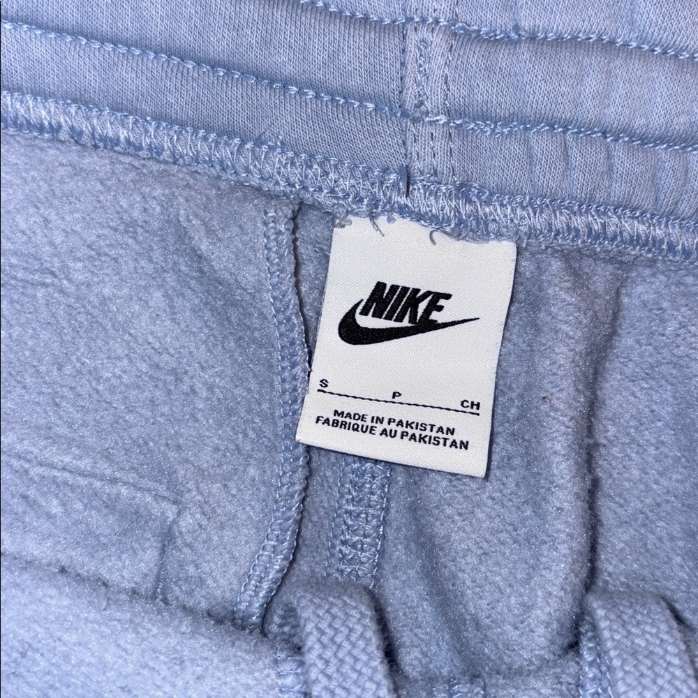 Nike Club Fleece Joggers in Light Blue - Picture 6 of 7